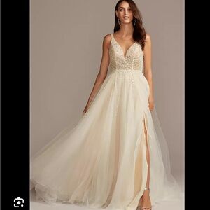 Chic Cream Wedding Gown